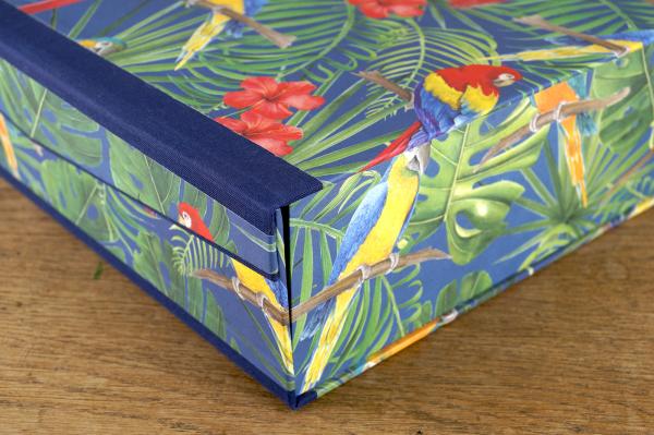 Bunte Schachtel "Papagei", handgefertigt